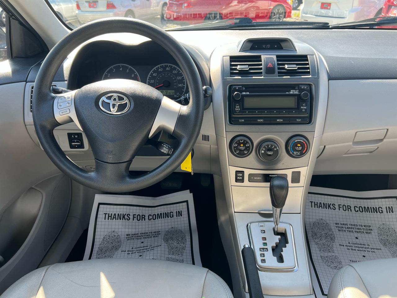 Toyota Corolla 4dr Sdn LE Auto 2012