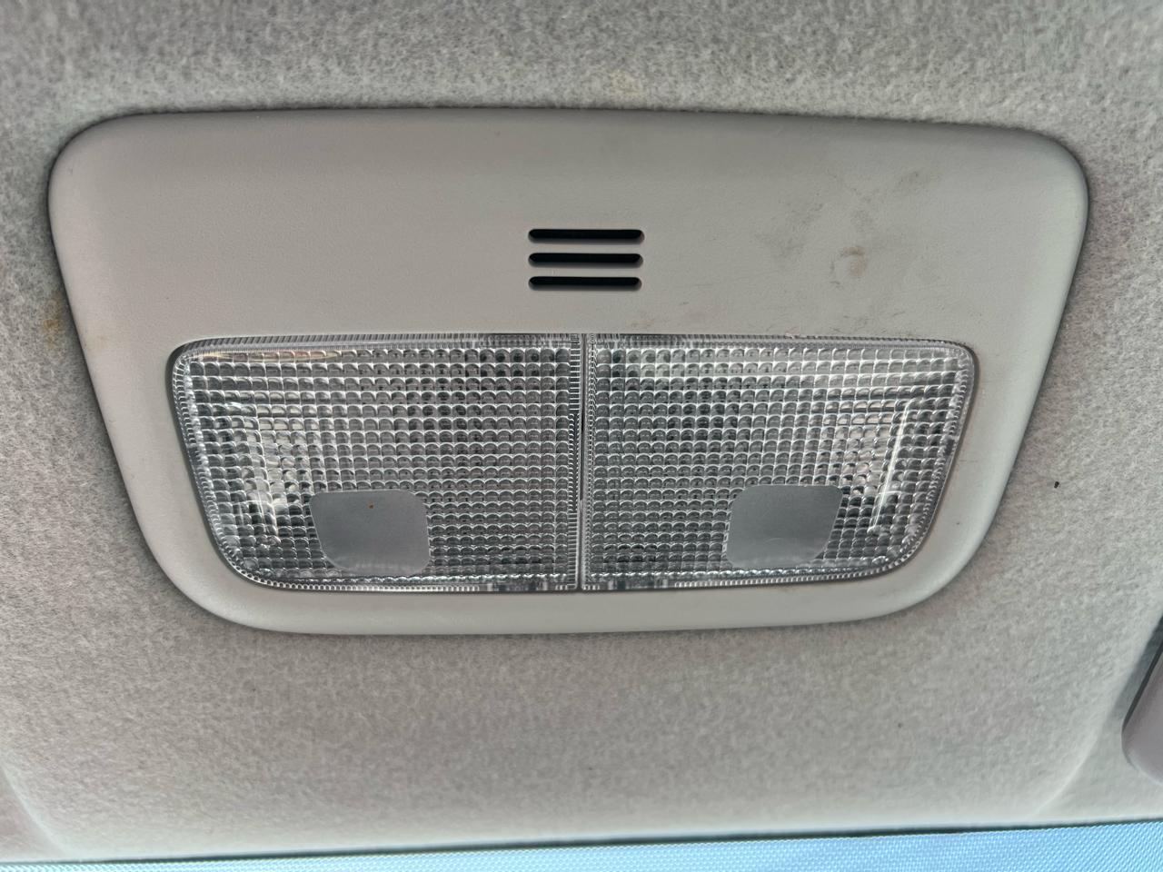 Toyota Corolla 4dr Sdn LE Auto 2012