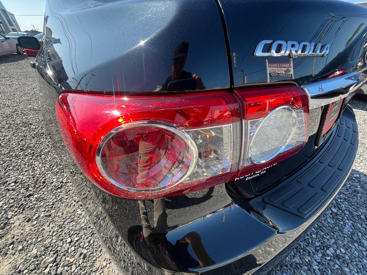 Toyota Corolla 4dr Sdn LE Auto 2012