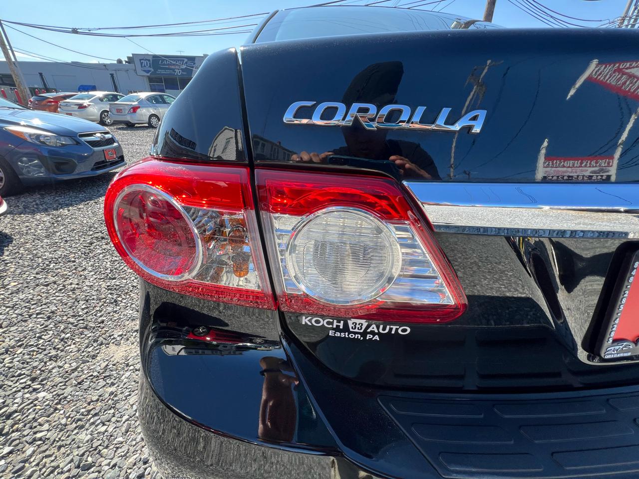 Toyota Corolla 4dr Sdn LE Auto 2012