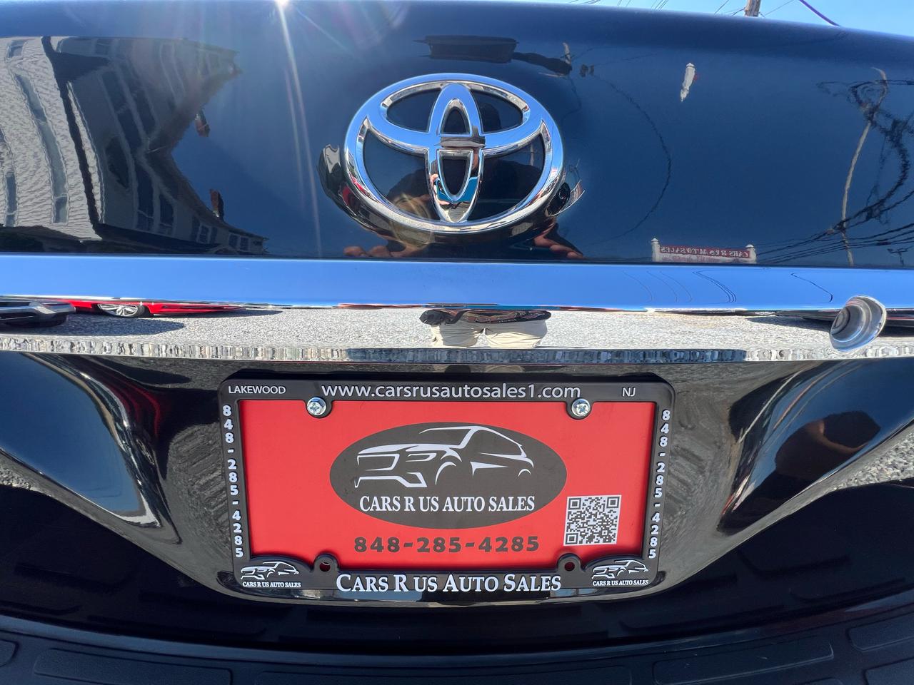 Toyota Corolla 4dr Sdn LE Auto 2012