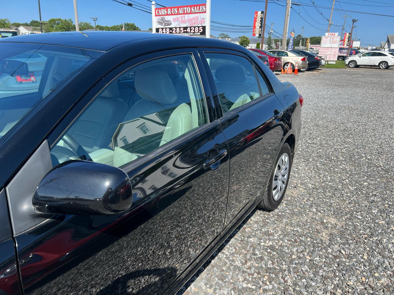 Toyota Corolla 4dr Sdn LE Auto 2012