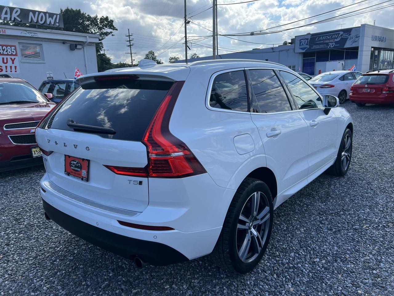 Volvo XC60 T5 Momentum AWD 2021