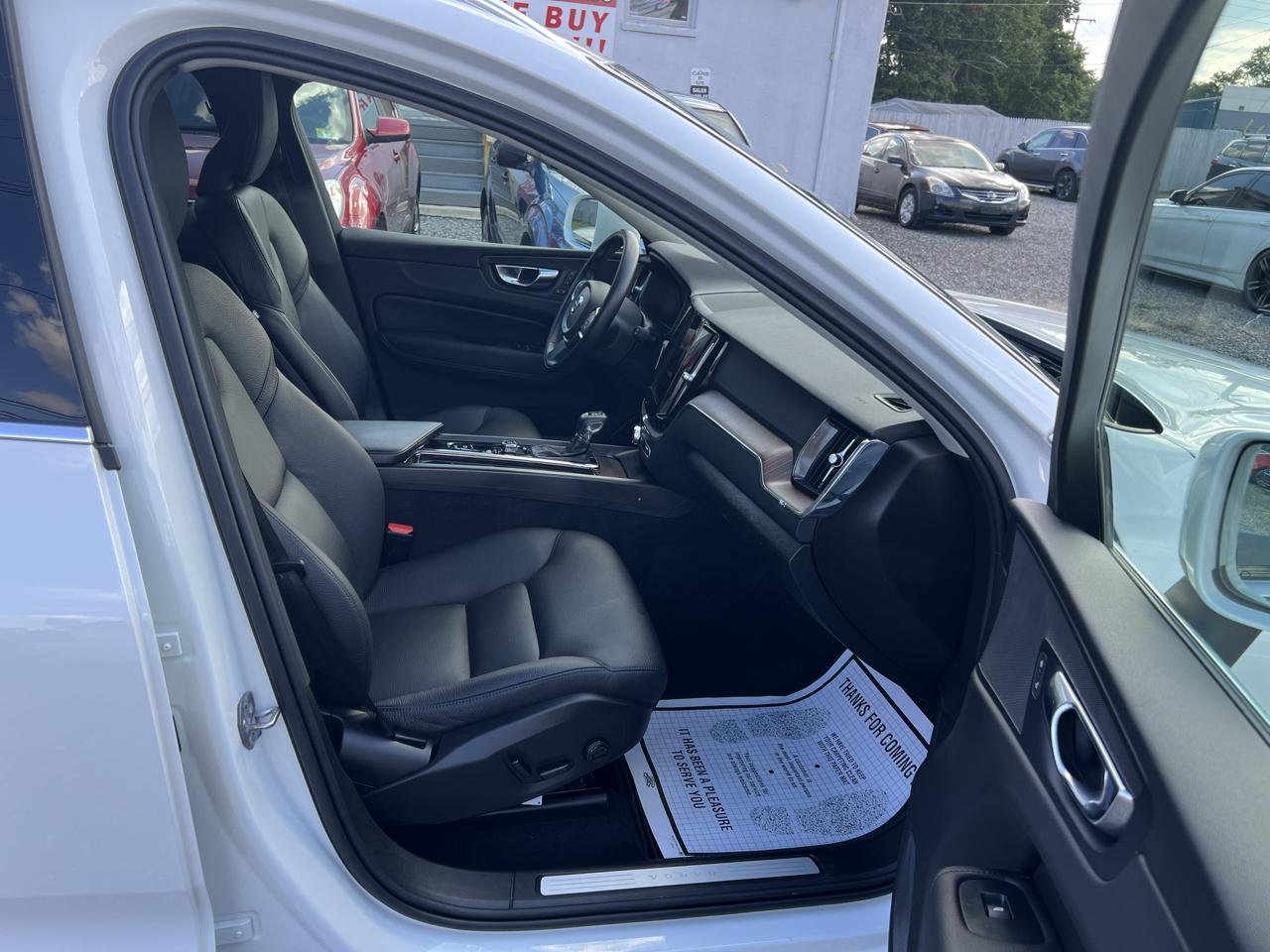 Volvo XC60 T5 Momentum AWD 2021