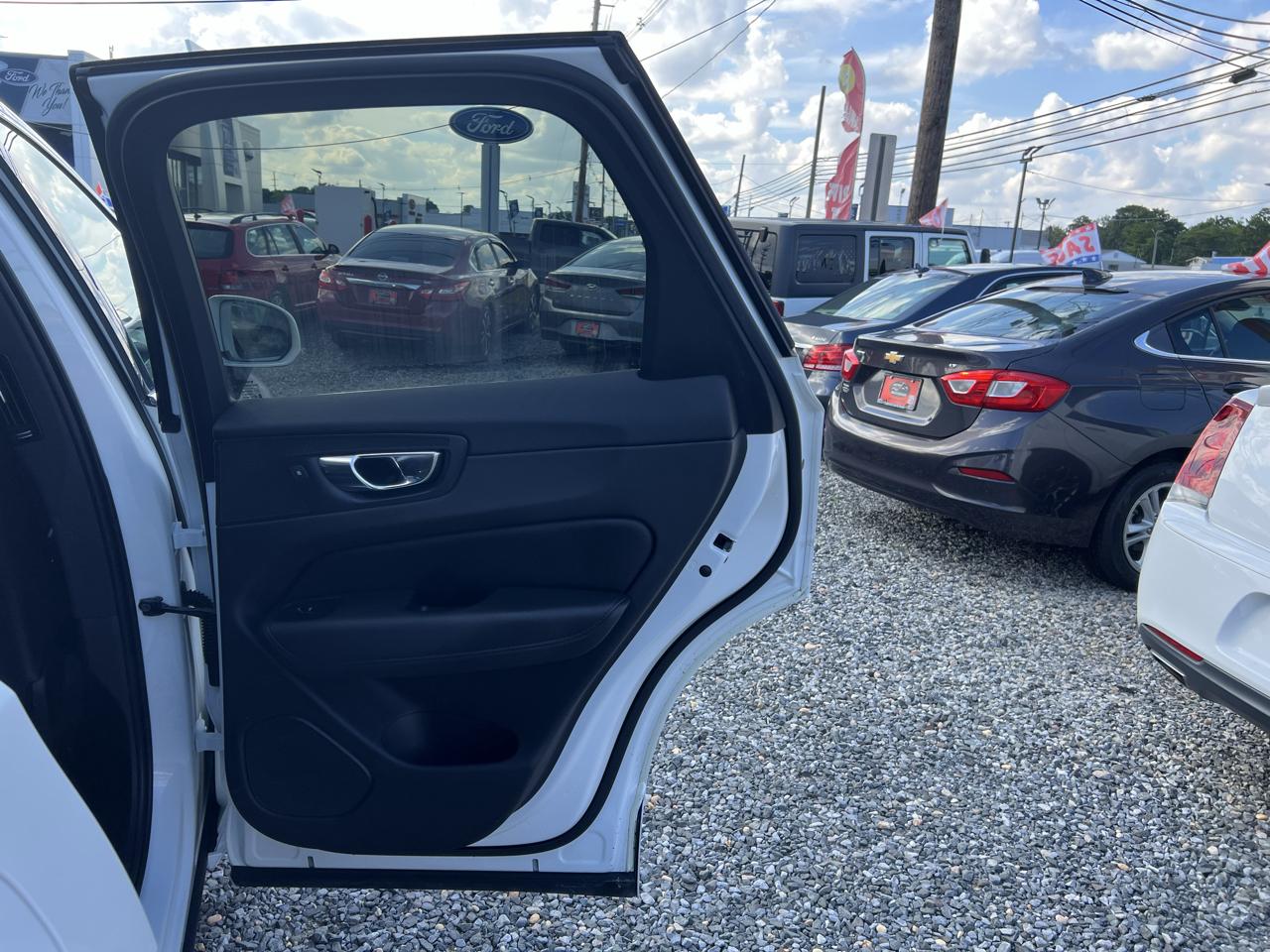 Volvo XC60 T5 Momentum AWD 2021