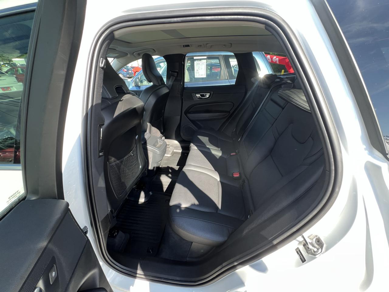Volvo XC60 T5 Momentum AWD 2021