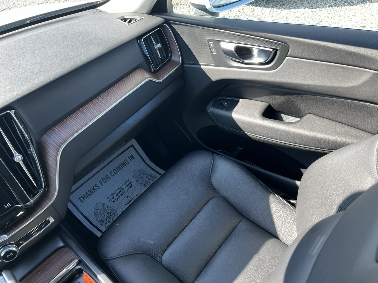 Volvo XC60 T5 Momentum AWD 2021
