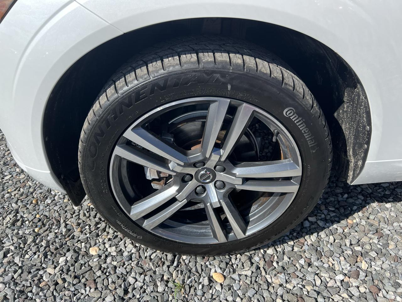 Volvo XC60 T5 Momentum AWD 2021