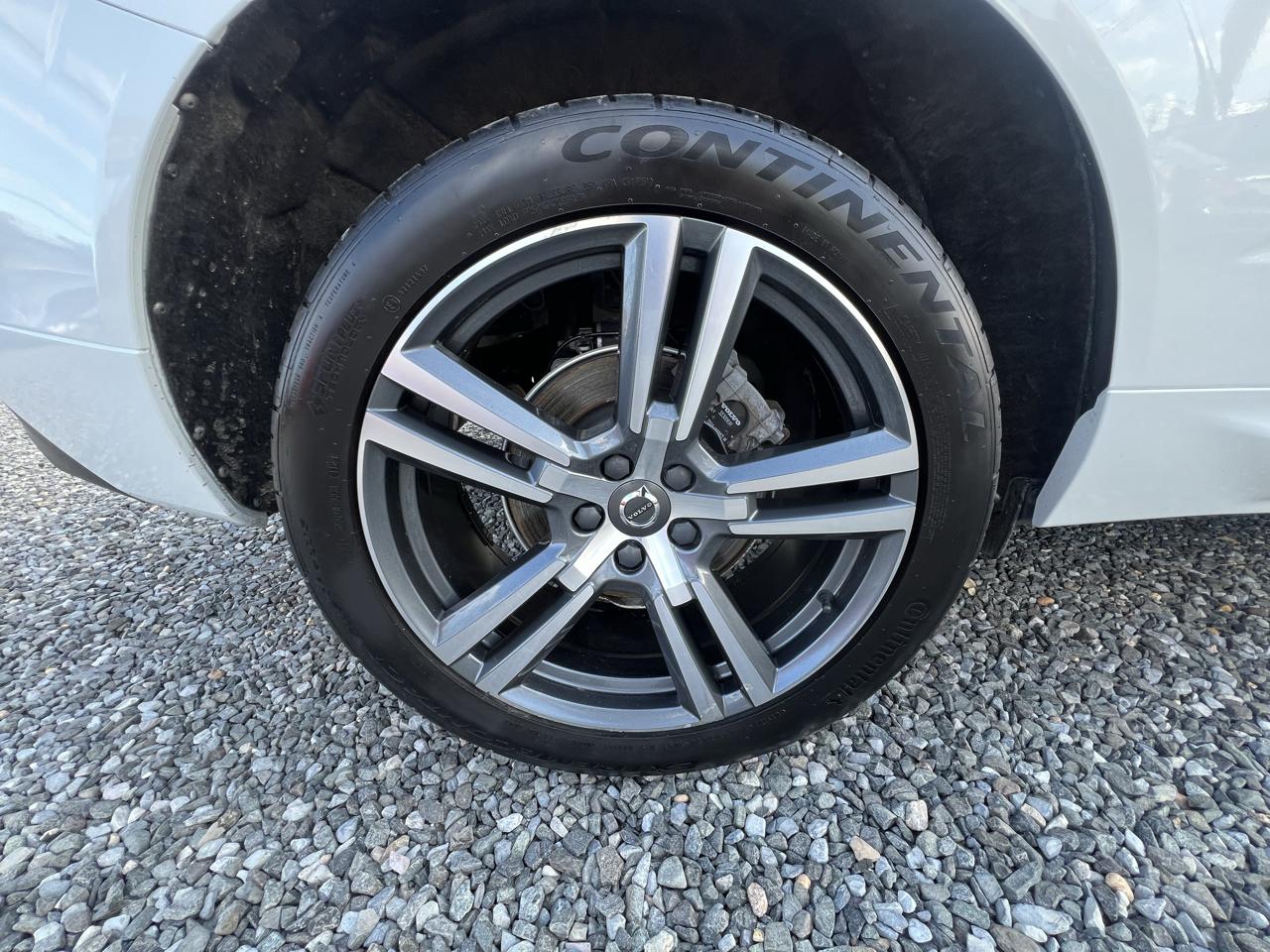 Volvo XC60 T5 Momentum AWD 2021