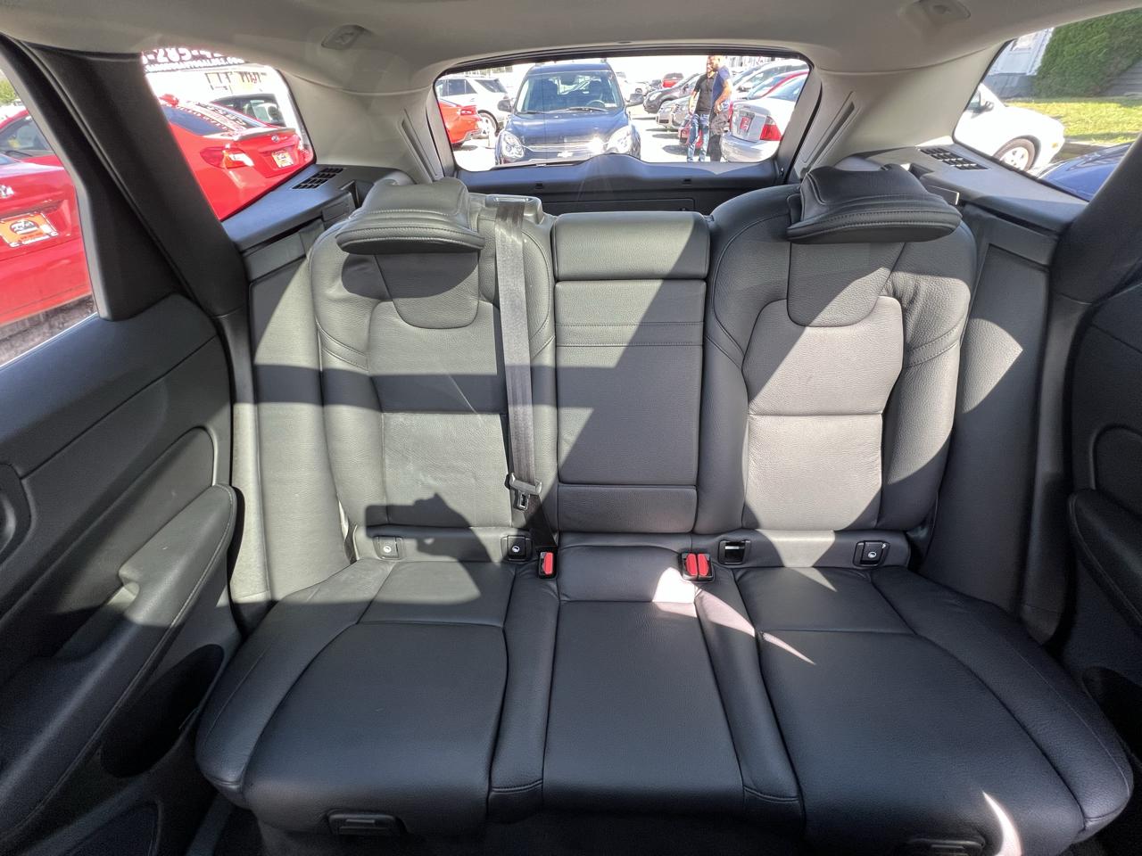 Volvo XC60 T5 Momentum AWD 2021