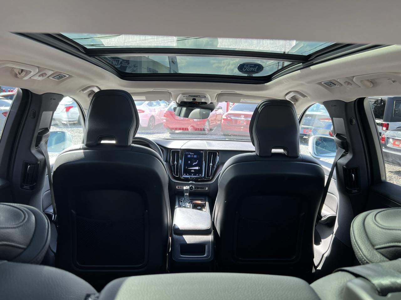 Volvo XC60 T5 Momentum AWD 2021