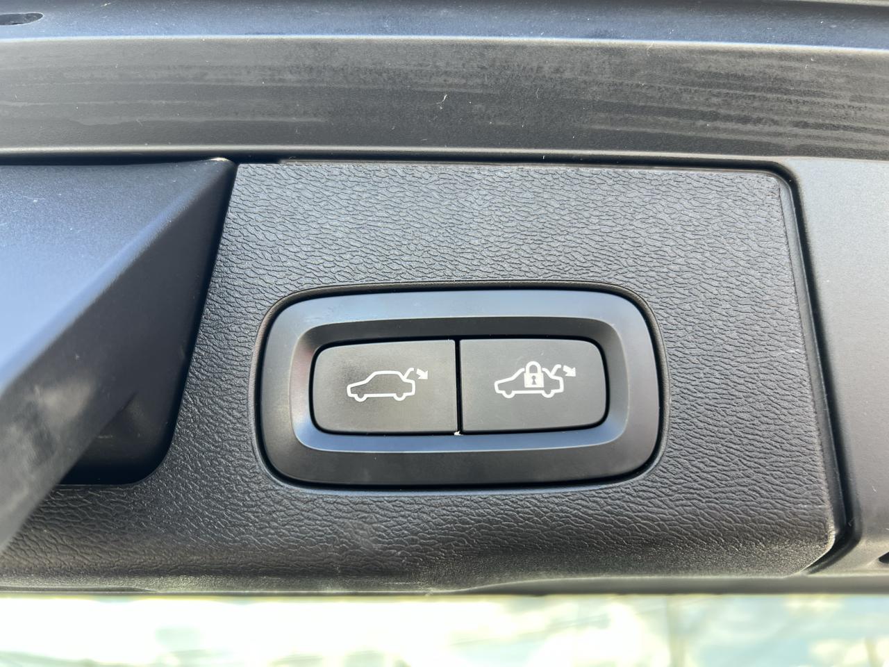 Volvo XC60 T5 Momentum AWD 2021