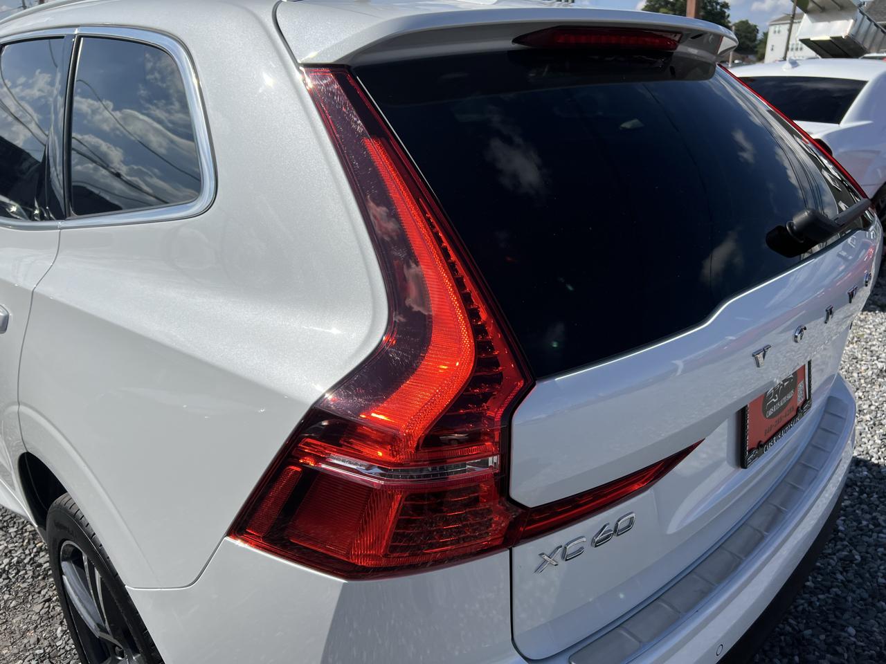 Volvo XC60 T5 Momentum AWD 2021