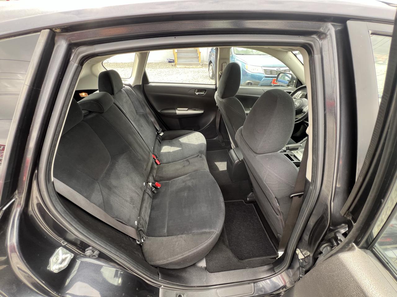 Subaru Impreza 2.5i Premium 4-Door 2010