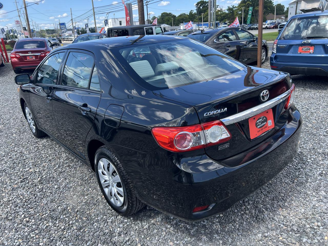Toyota Corolla 4dr Sdn LE Auto 2012