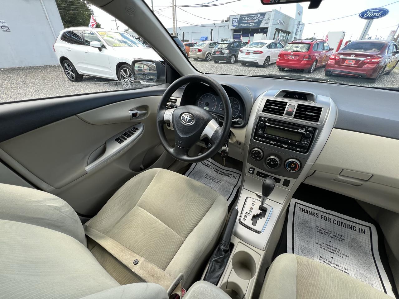 Toyota Corolla 4dr Sdn LE Auto 2012