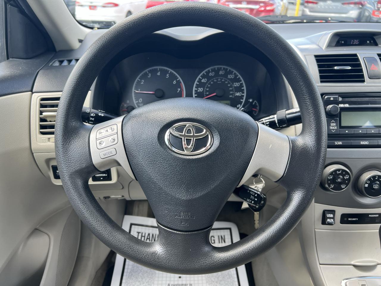 Toyota Corolla 4dr Sdn LE Auto 2012