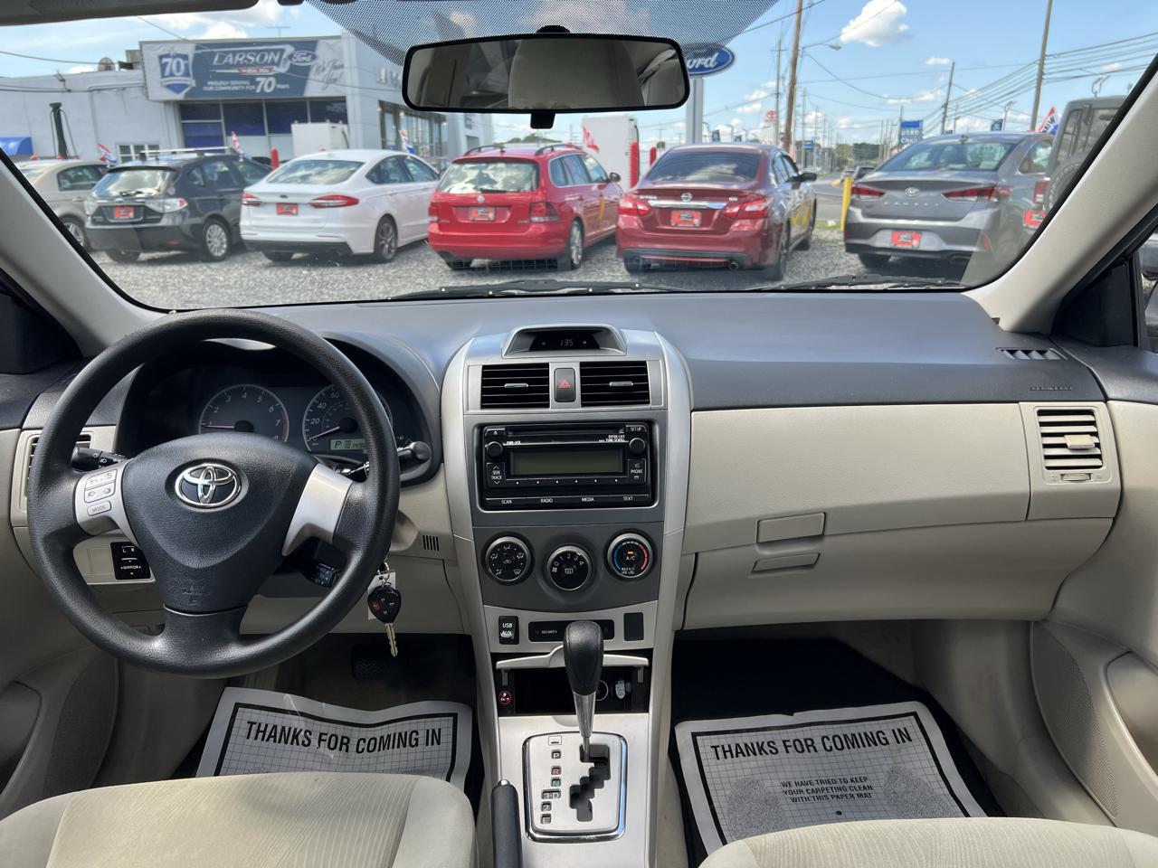 Toyota Corolla 4dr Sdn LE Auto 2012