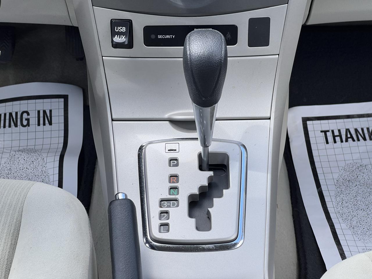 Toyota Corolla 4dr Sdn LE Auto 2012