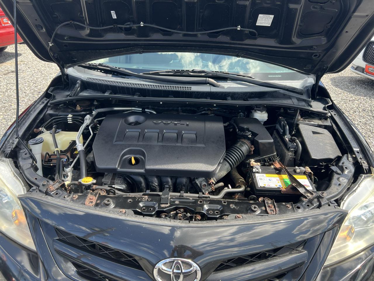 Toyota Corolla 4dr Sdn LE Auto 2012