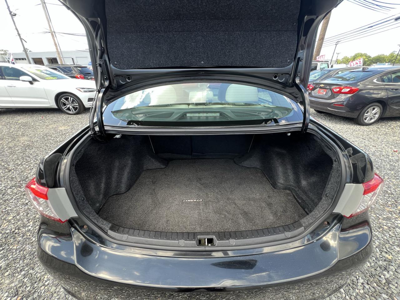 Toyota Corolla 4dr Sdn LE Auto 2012