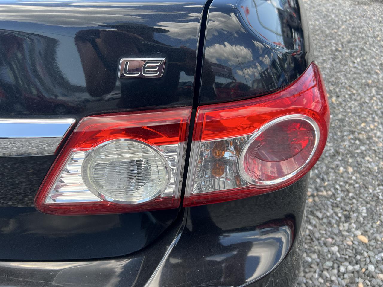 Toyota Corolla 4dr Sdn LE Auto 2012