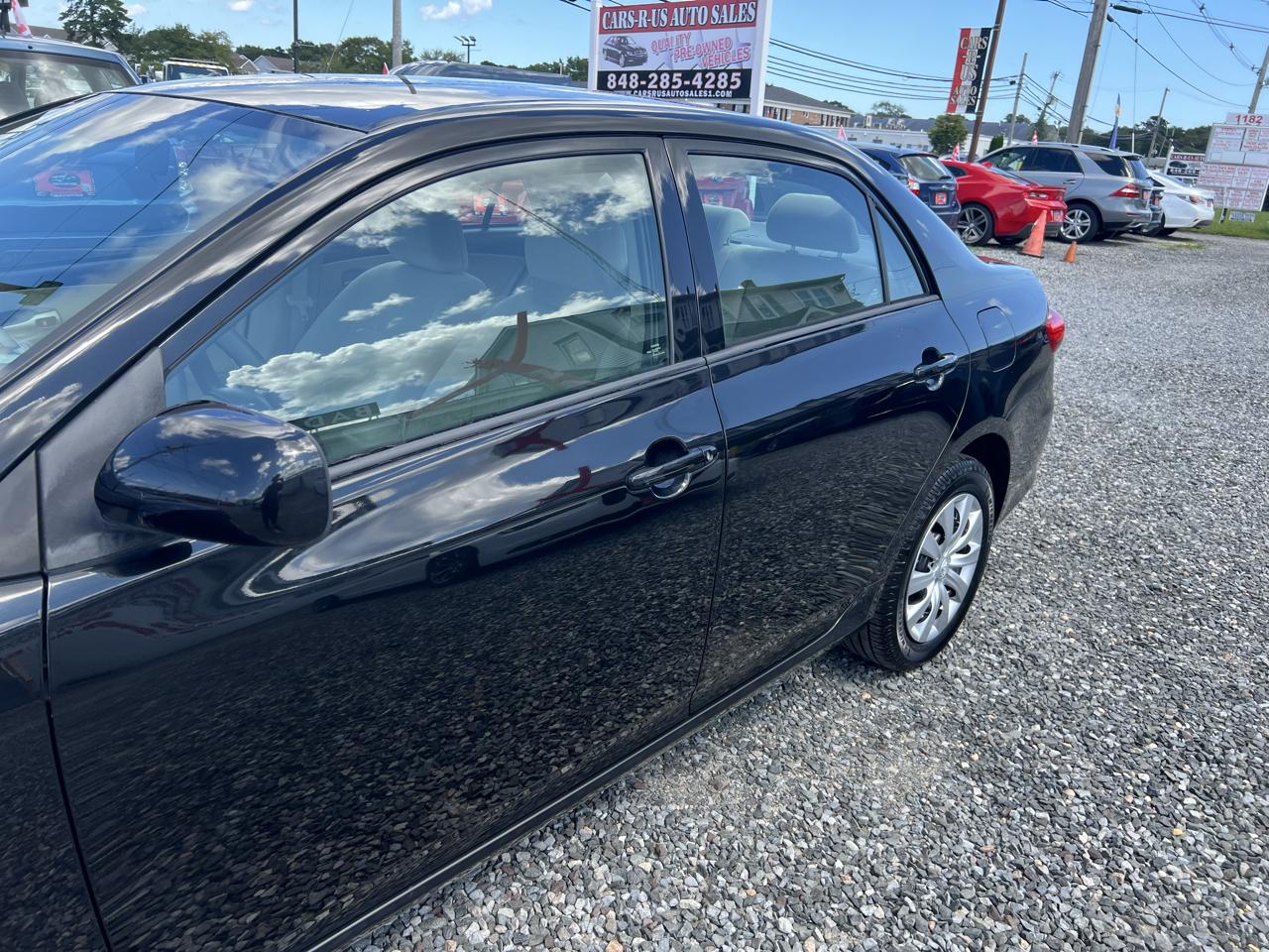 Toyota Corolla 4dr Sdn LE Auto 2012