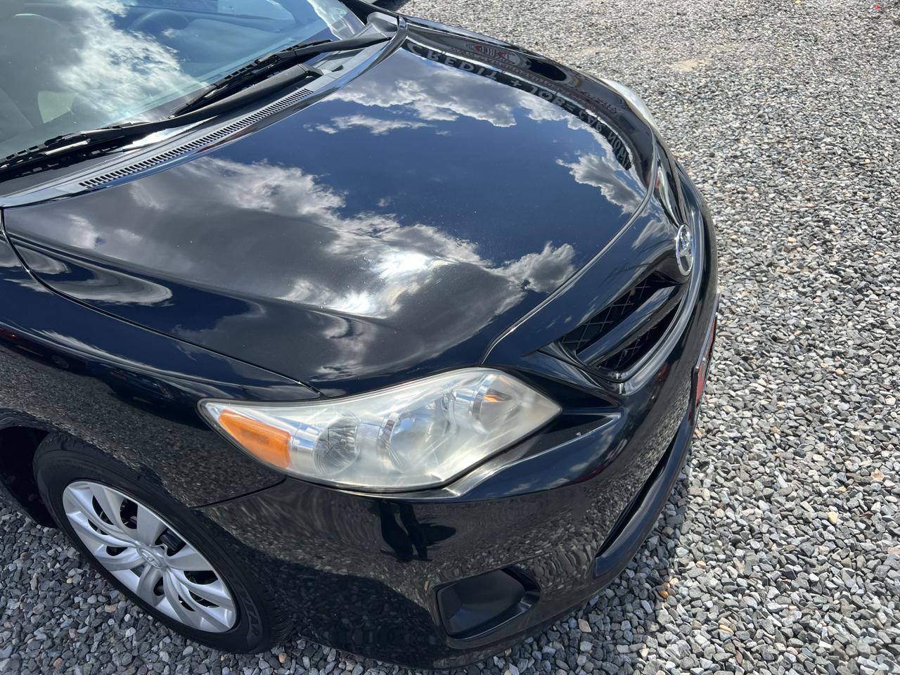 Toyota Corolla 4dr Sdn LE Auto 2012