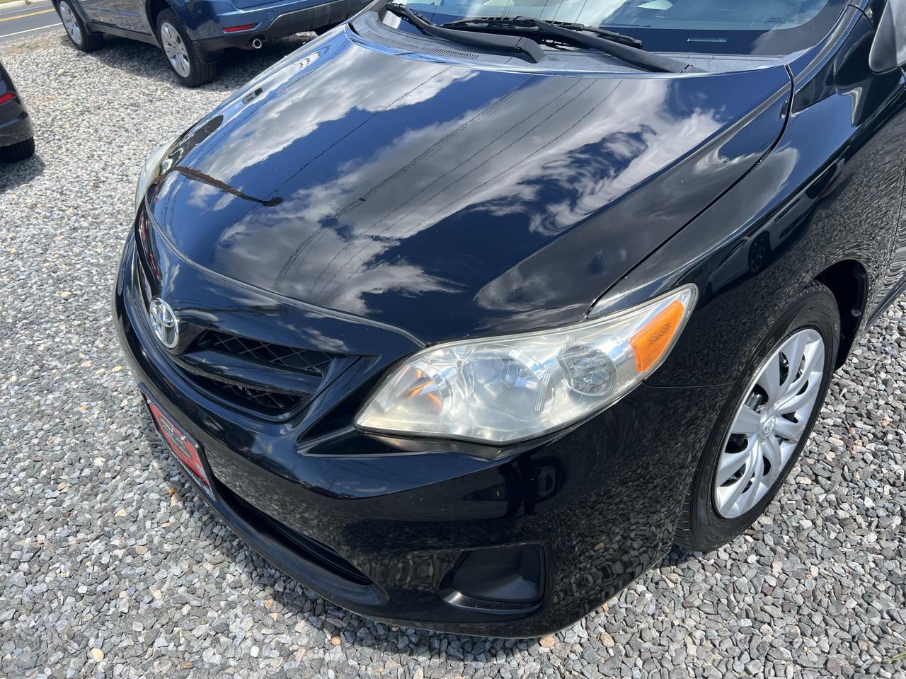 Toyota Corolla 4dr Sdn LE Auto 2012