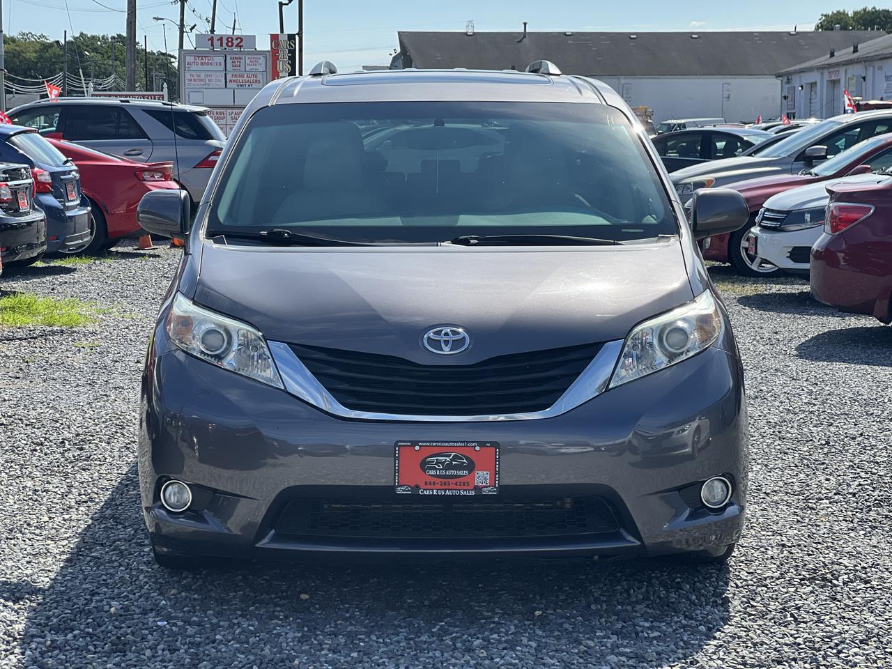 Toyota Sienna Limited AWD 7-Passenger V6 2013