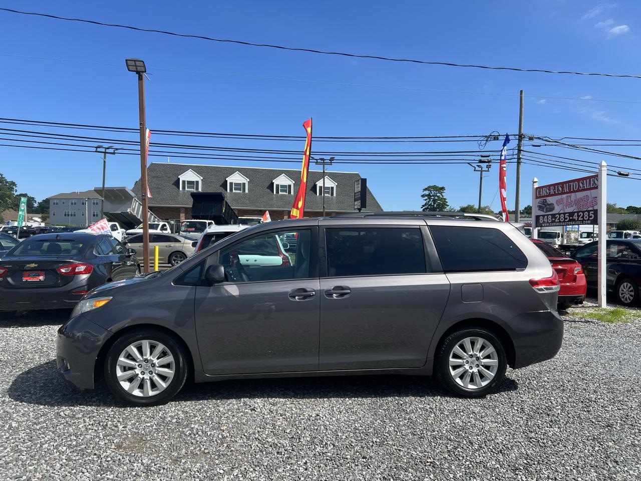 Toyota Sienna Limited AWD 7-Passenger V6 2013