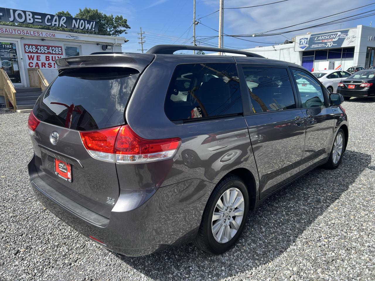 Toyota Sienna Limited AWD 7-Passenger V6 2013