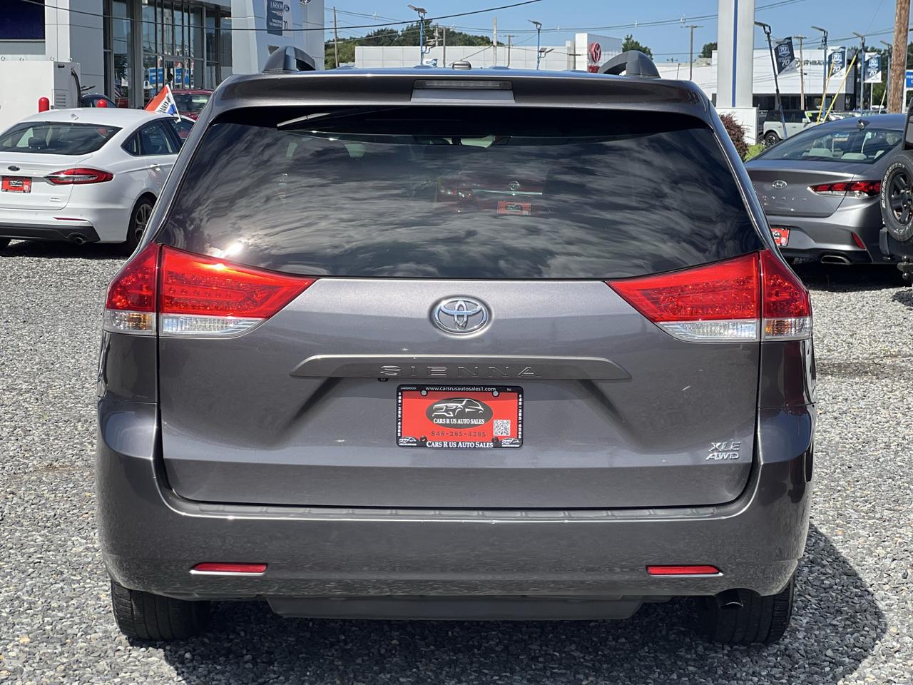Toyota Sienna Limited AWD 7-Passenger V6 2013