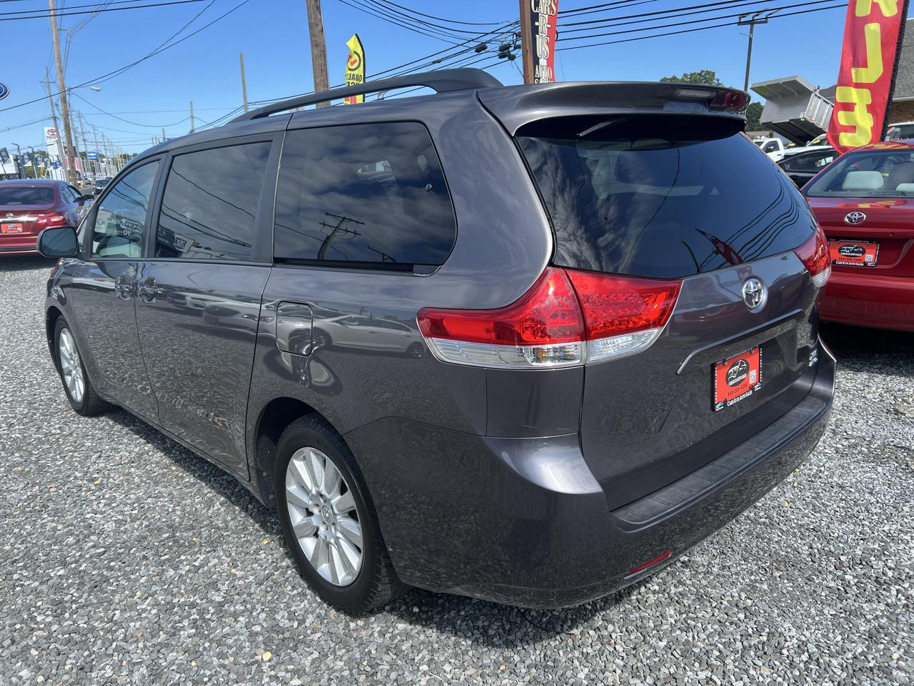 Toyota Sienna Limited AWD 7-Passenger V6 2013