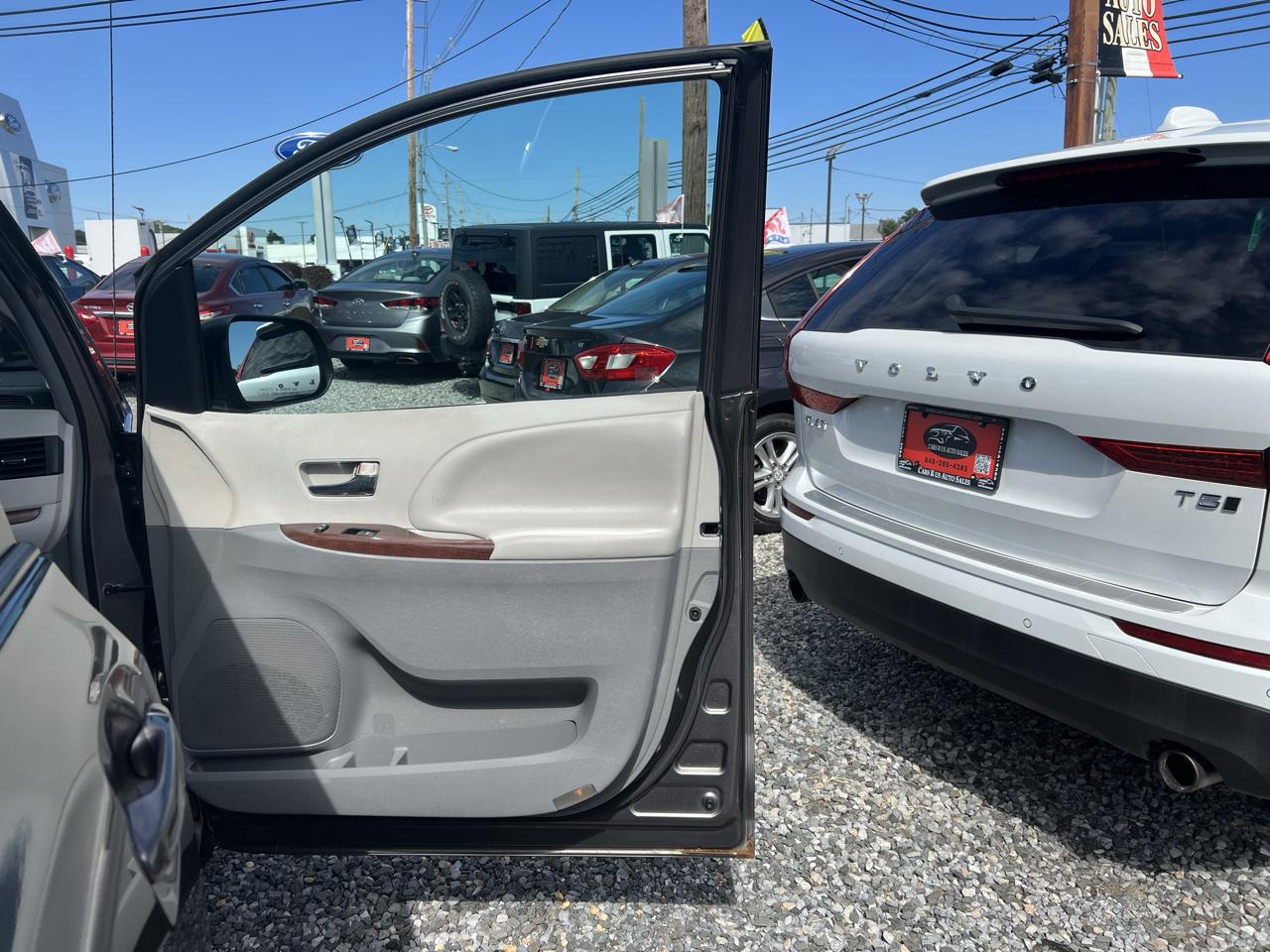 Toyota Sienna Limited AWD 7-Passenger V6 2013