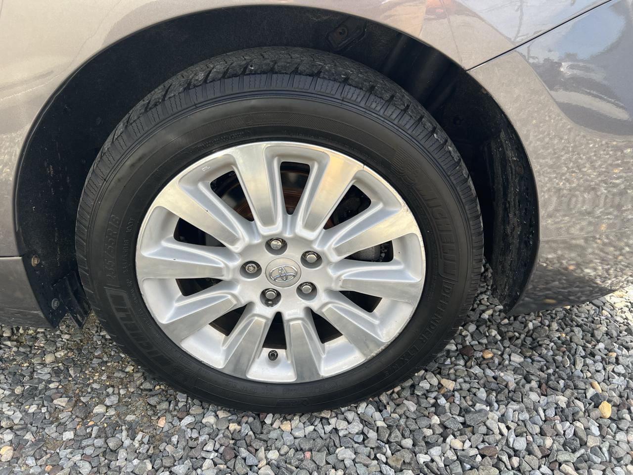 Toyota Sienna Limited AWD 7-Passenger V6 2013