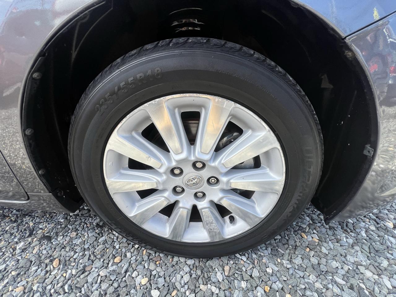 Toyota Sienna Limited AWD 7-Passenger V6 2013