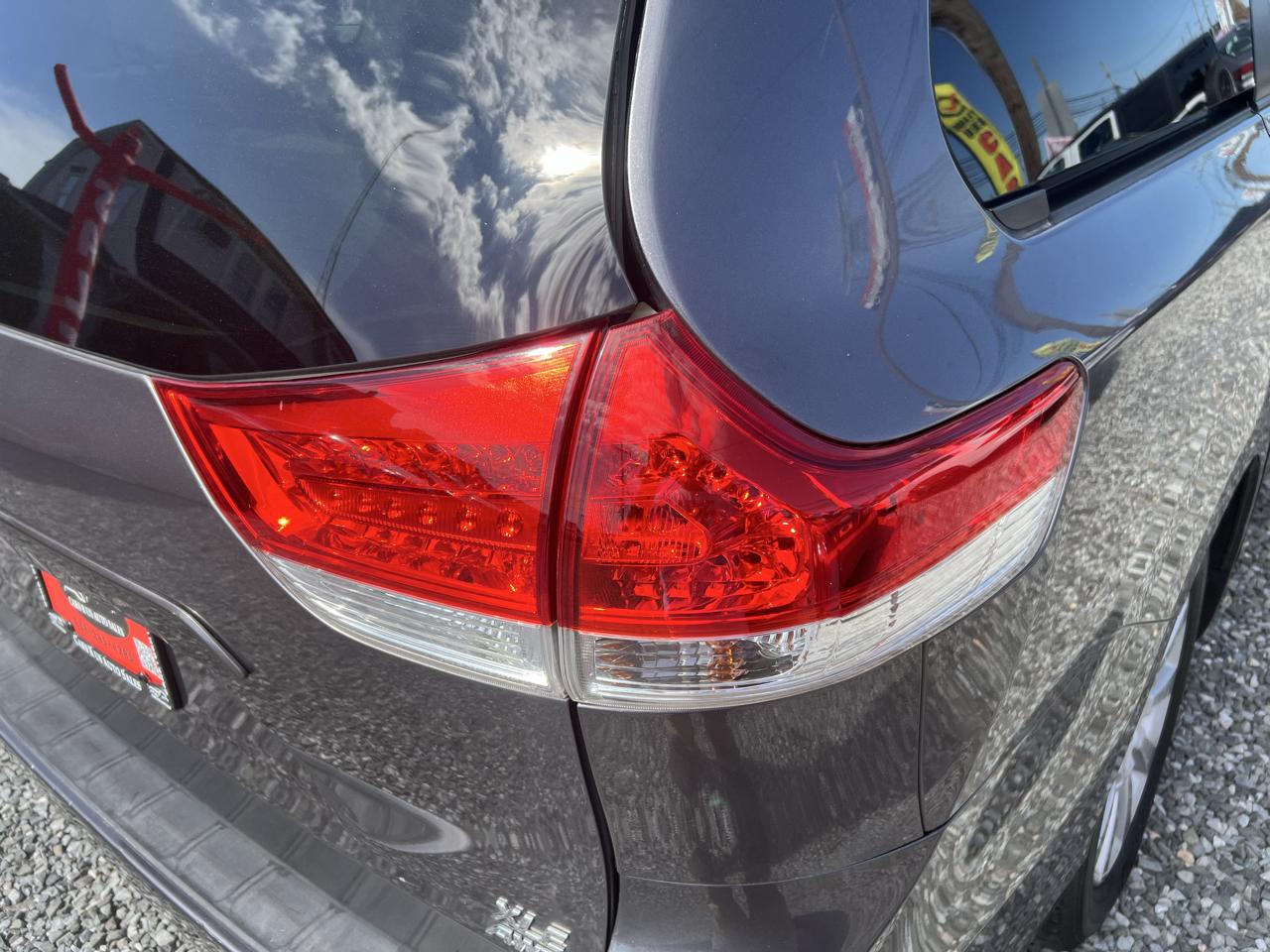 Toyota Sienna Limited AWD 7-Passenger V6 2013
