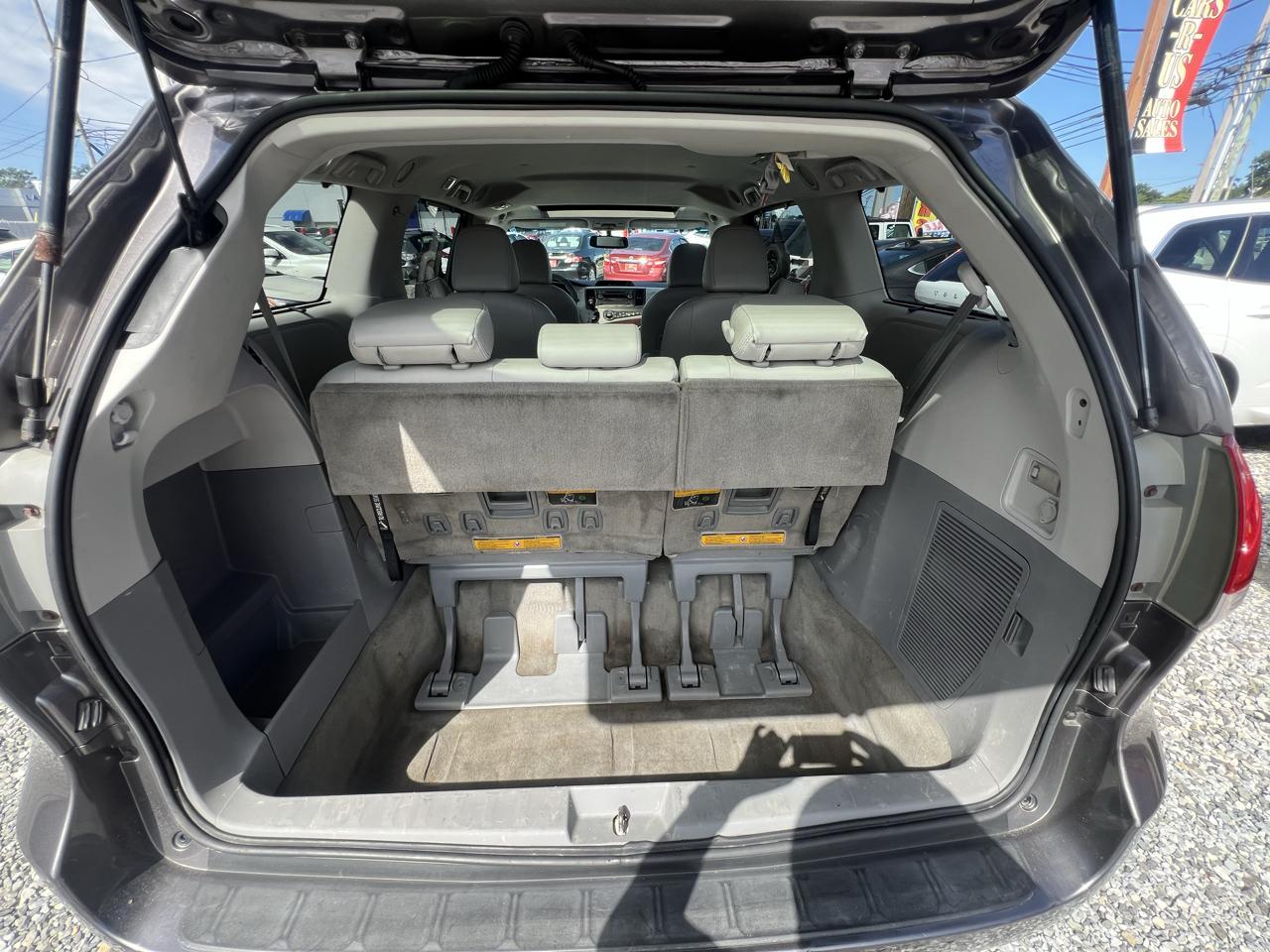Toyota Sienna Limited AWD 7-Passenger V6 2013
