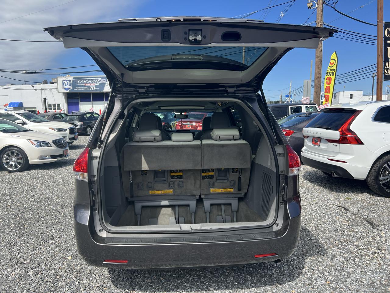 Toyota Sienna Limited AWD 7-Passenger V6 2013