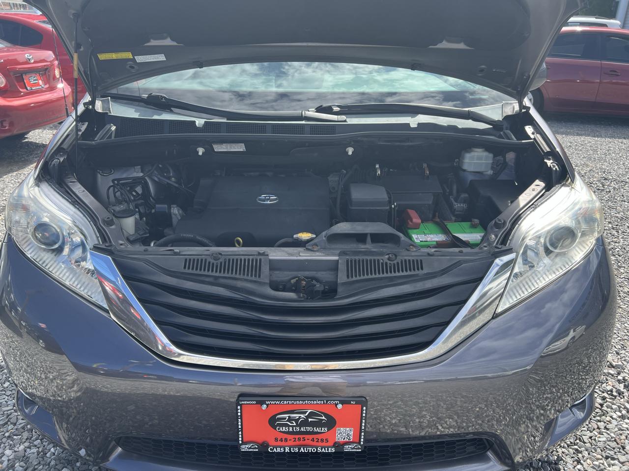 Toyota Sienna Limited AWD 7-Passenger V6 2013