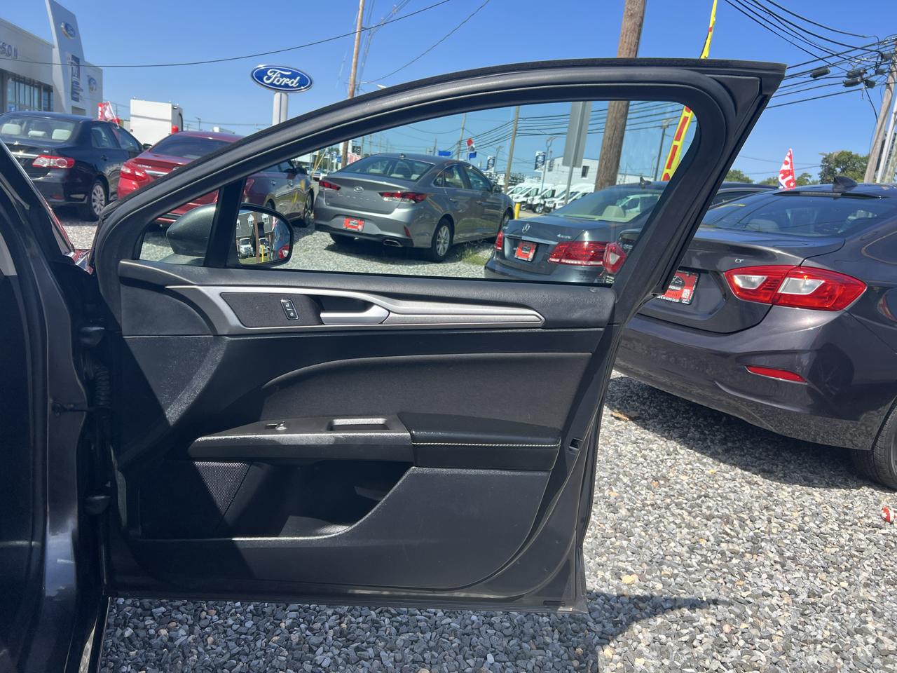 Ford Fusion Hybrid SE 2020