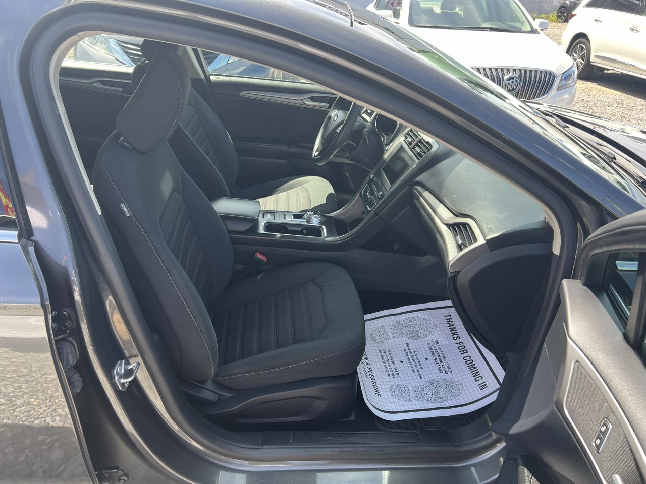 Ford Fusion Hybrid SE 2020