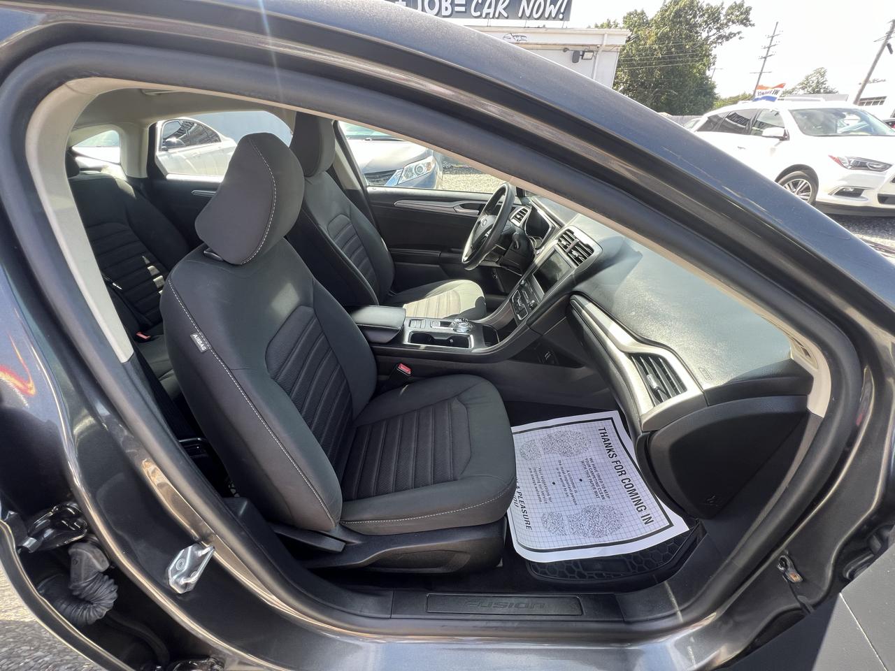 Ford Fusion Hybrid SE 2020