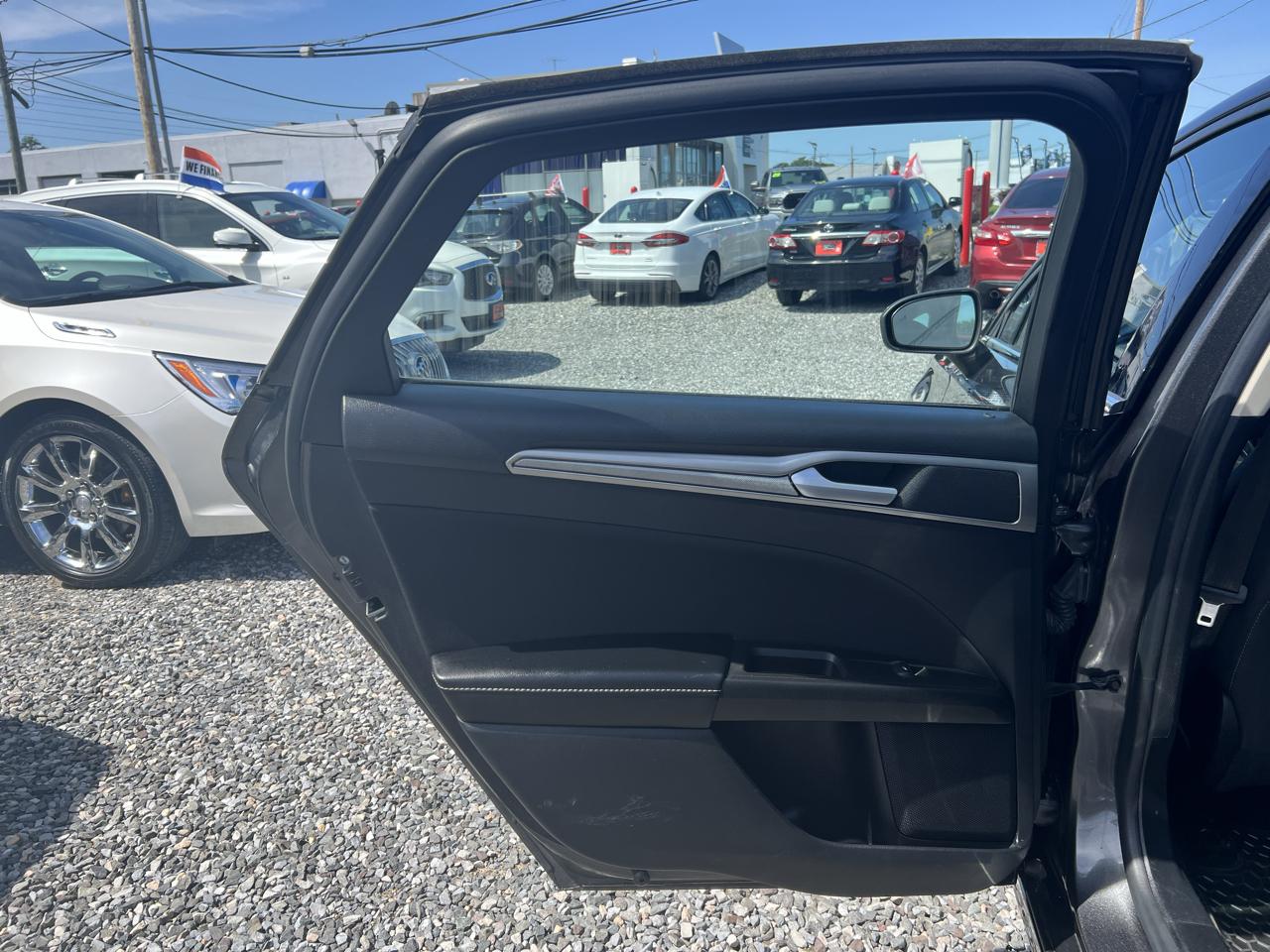Ford Fusion Hybrid SE 2020