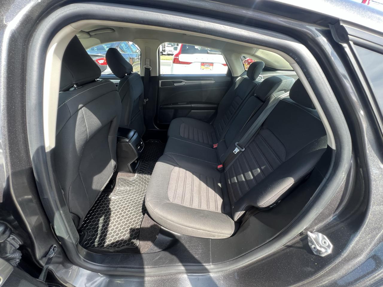 Ford Fusion Hybrid SE 2020