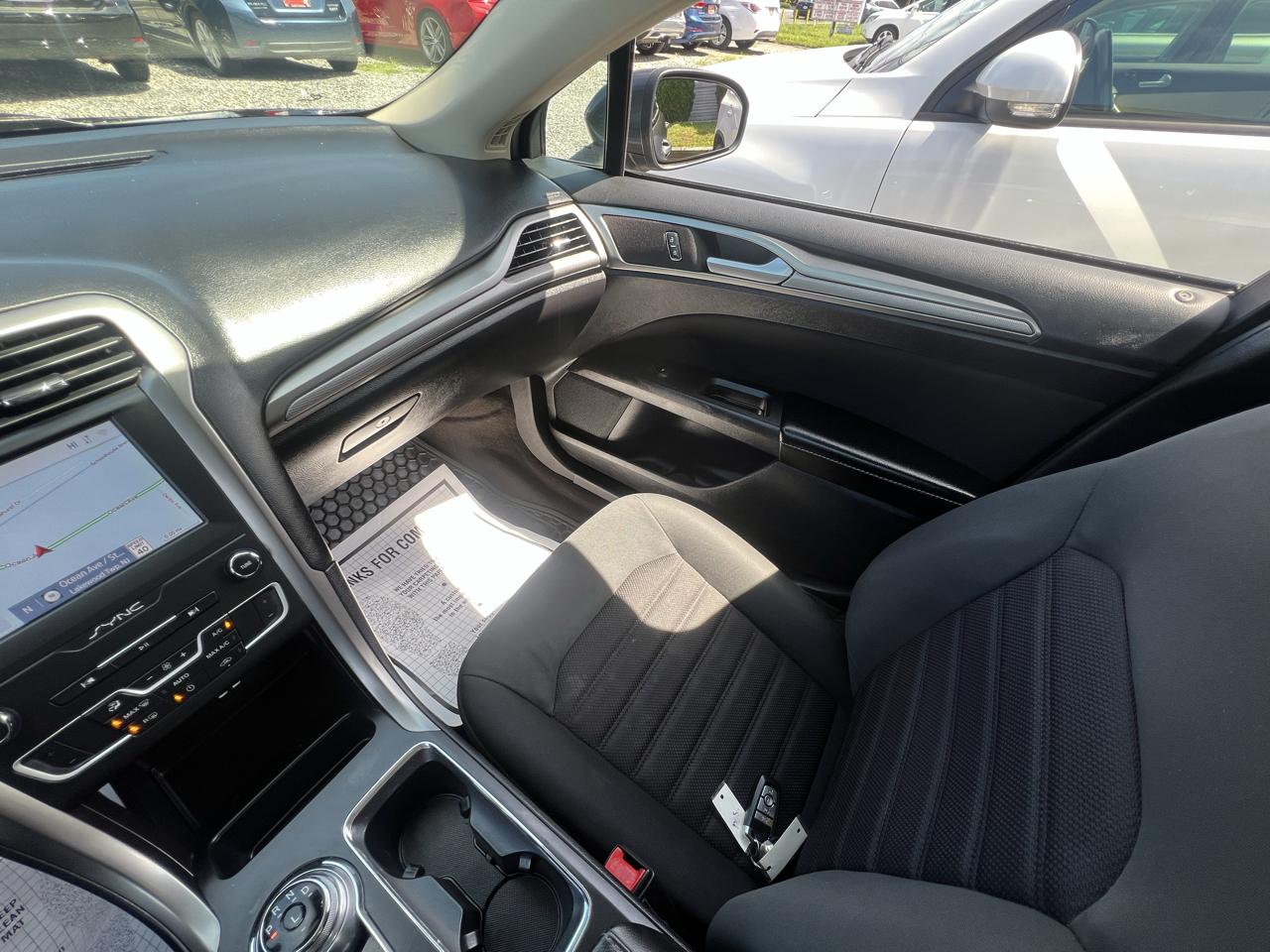 Ford Fusion Hybrid SE 2020