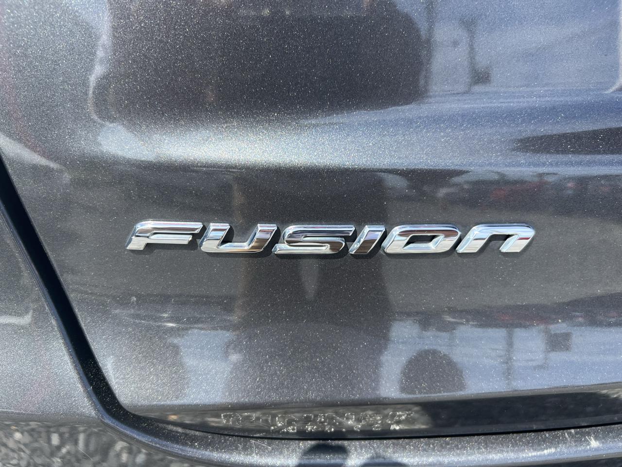 Ford Fusion Hybrid SE 2020