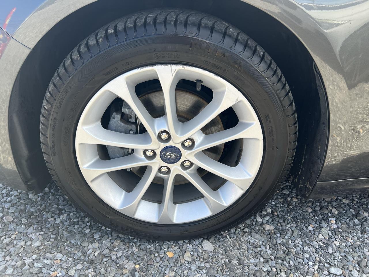 Ford Fusion Hybrid SE 2020