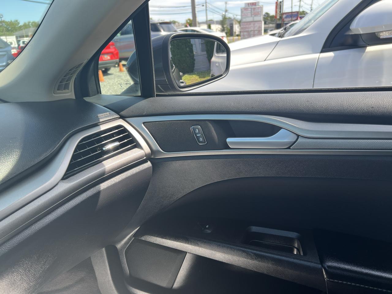 Ford Fusion Hybrid SE 2020